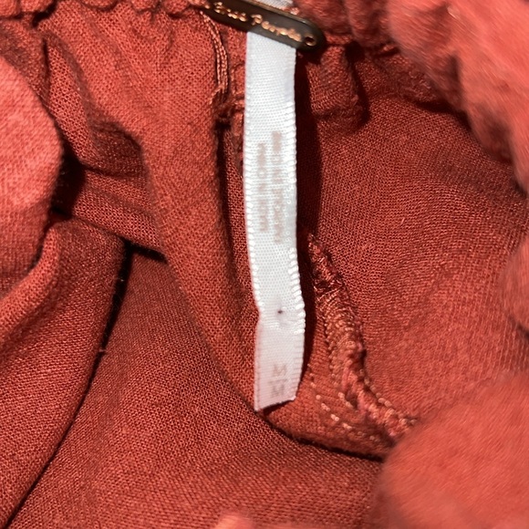 Free people sienna smocked jumpsuit in sumac color size M - Picture 3 of 8